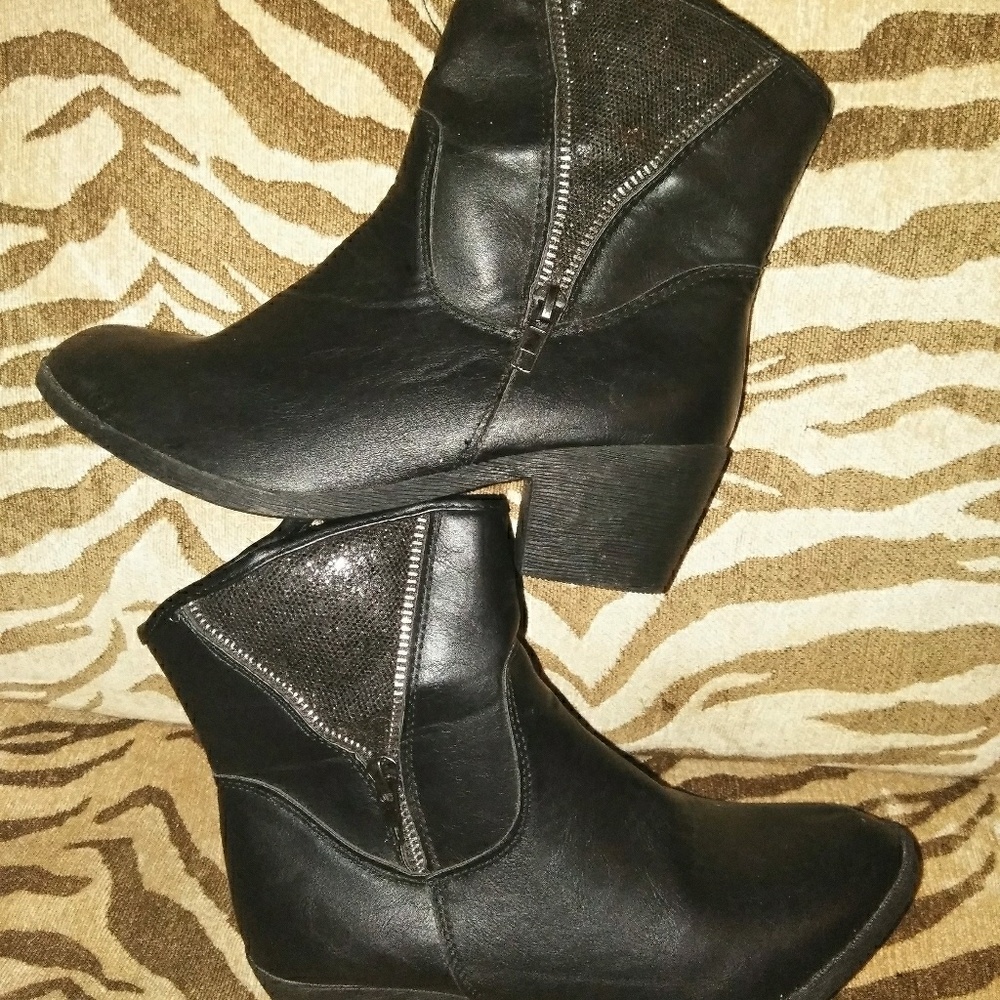 Nwot booties